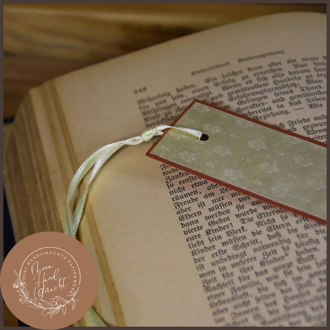 Buchstaben C | Grün | Lesezeichen | Kronenanhänger