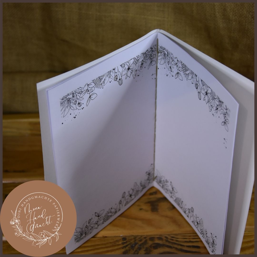 Notiz | hellgelb | Heft | A5 | Notizheft | blumenmuster auf der Seite