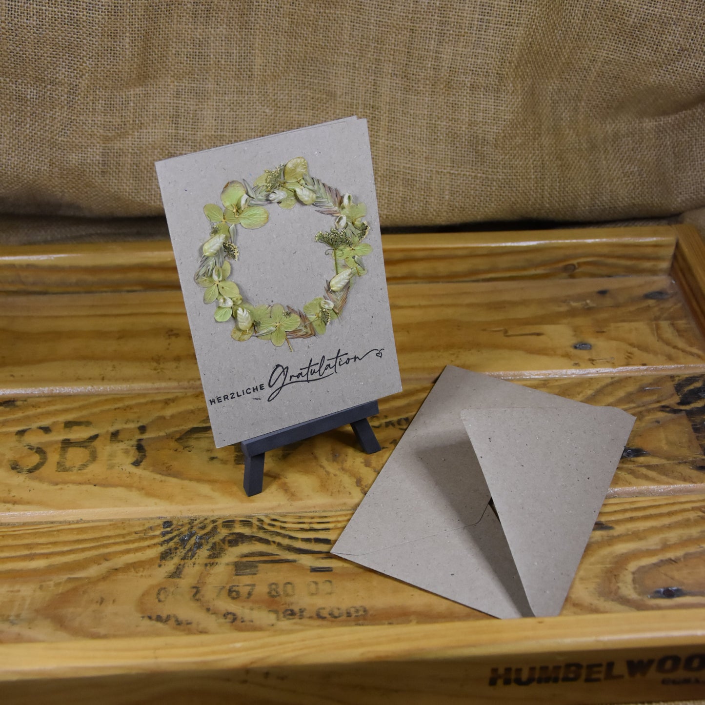 Herzliche Gratulation | PostKarte | gepresste echte Blumen | grün