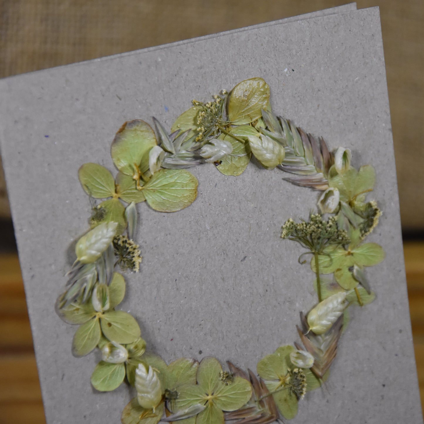 Herzliche Gratulation | PostKarte | gepresste echte Blumen | grün