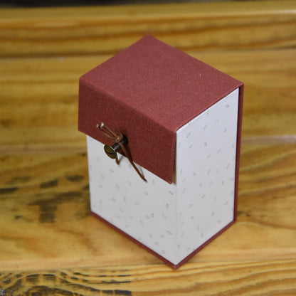 Blätter | Kartenspielbox | Schachtel | Rot