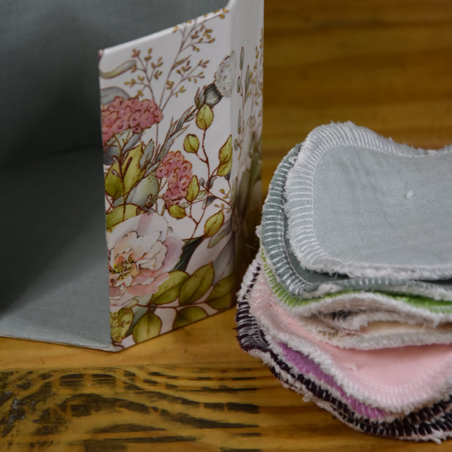 Abschminkpads-Aufbewahrungsbox | Schachtel | mit Abschminkpads | Blumenmischung