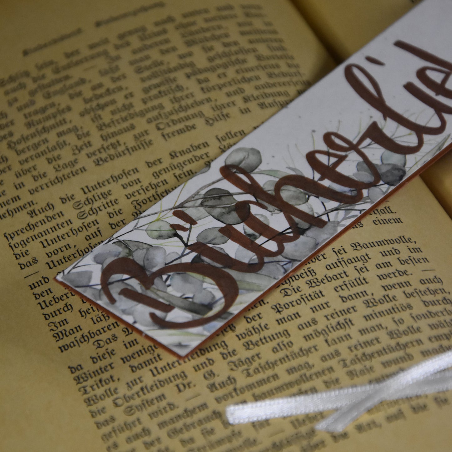 Bücherliebe | Lesezeichen | Eucalyptus | grün